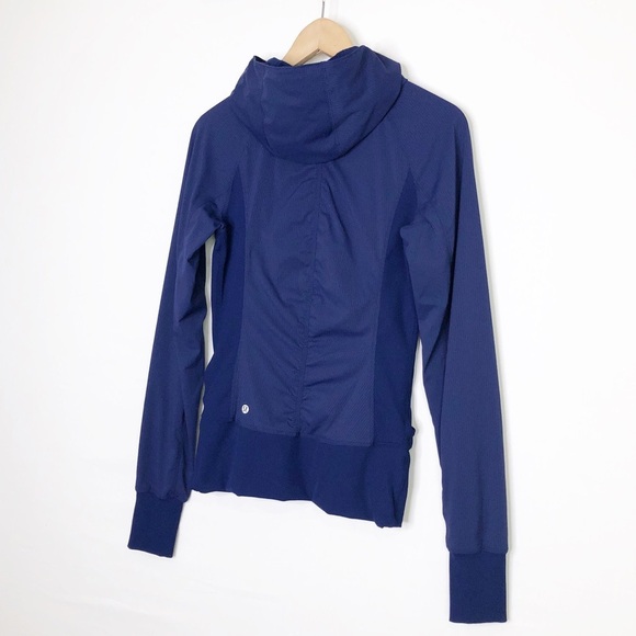 Lululemon In Flux Navy blue zip front. Women's Blue Hooded Jacket - Picture 4 of 9